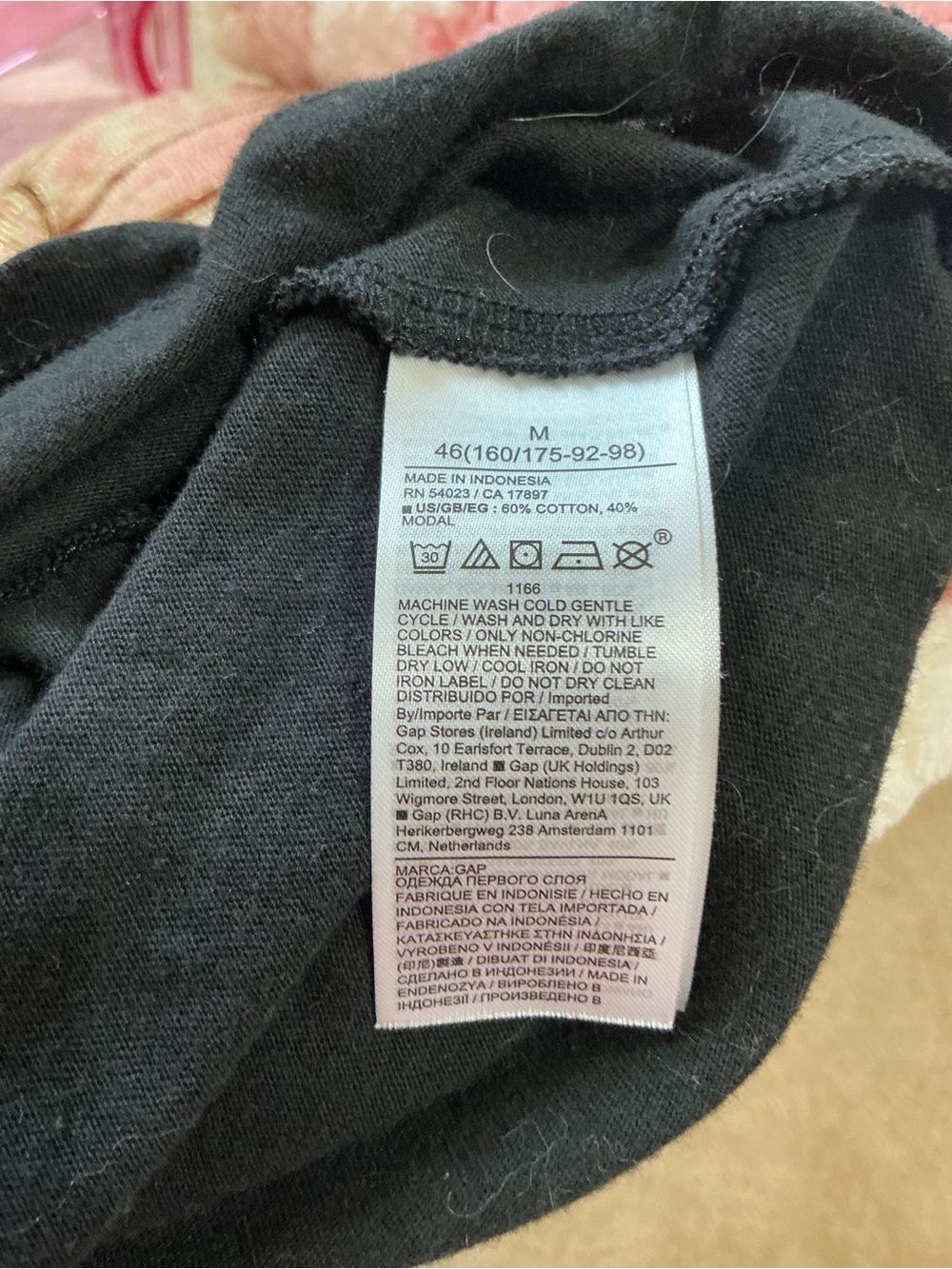 GAP Black Favorite T V-Neck - Picture 4 of 4